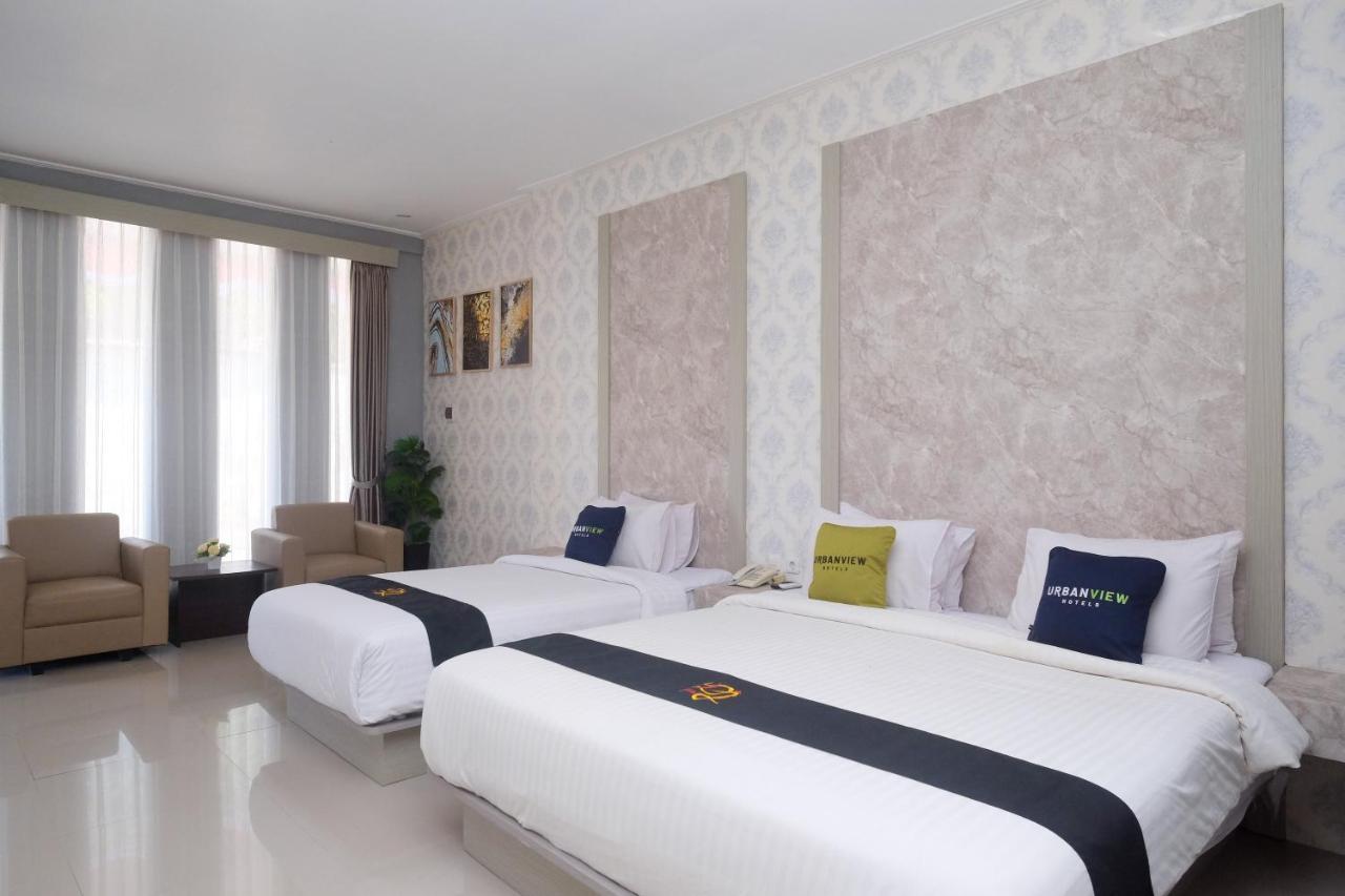Urbanview Hotel Dj Inn Tegal Bagian luar foto