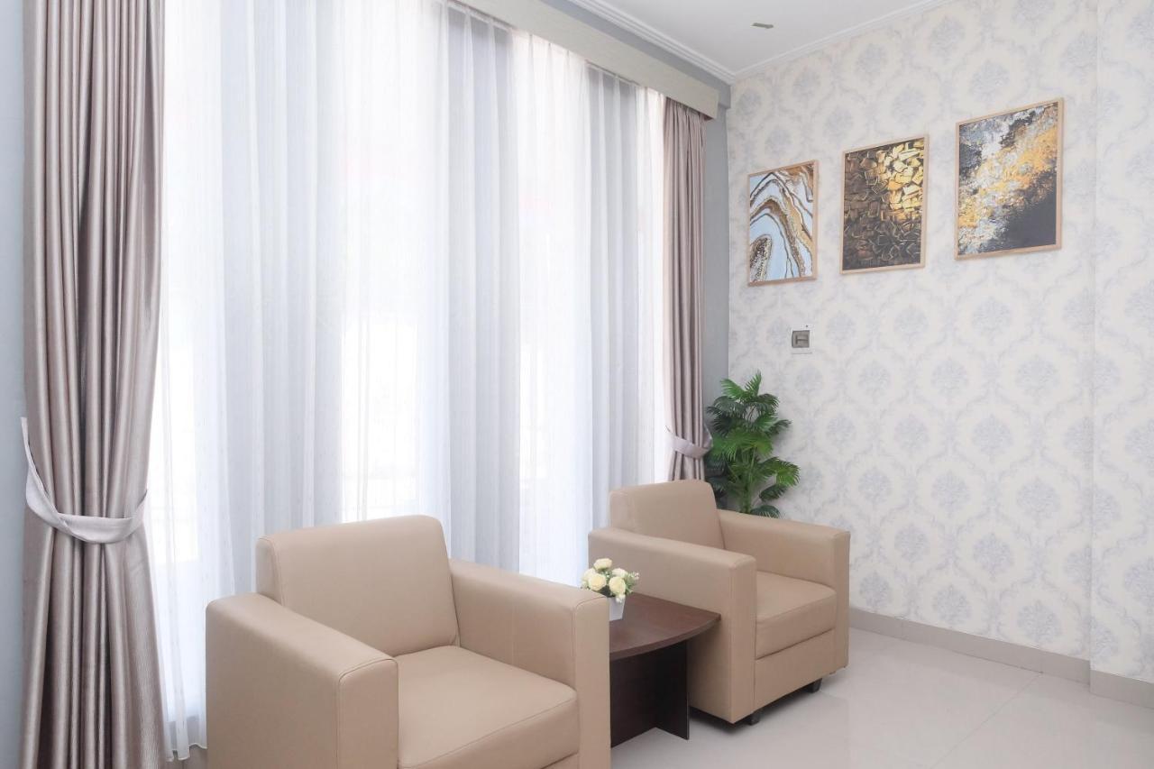 Urbanview Hotel Dj Inn Tegal Bagian luar foto