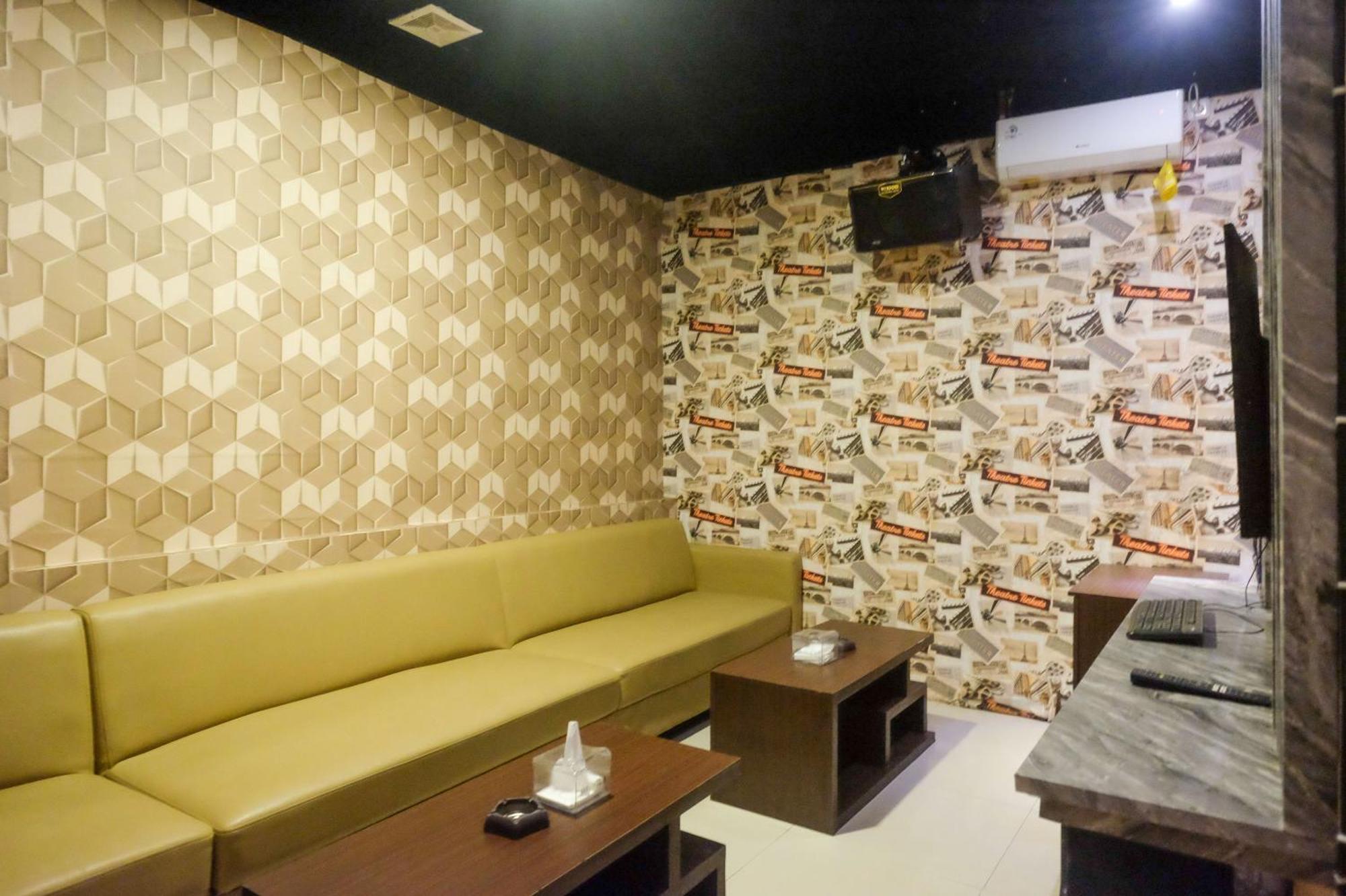 Urbanview Hotel Dj Inn Tegal Bagian luar foto