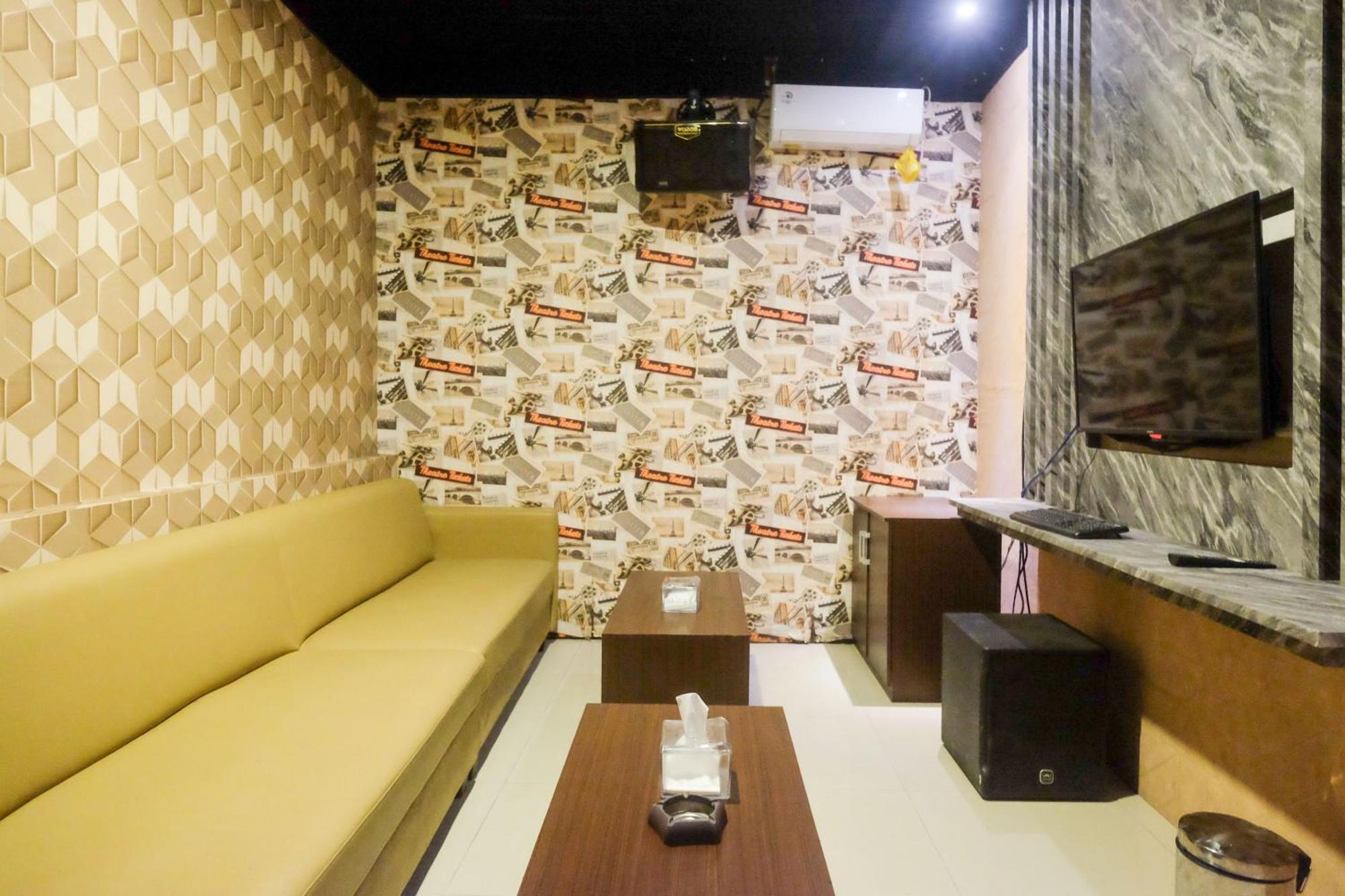 Urbanview Hotel Dj Inn Tegal Bagian luar foto