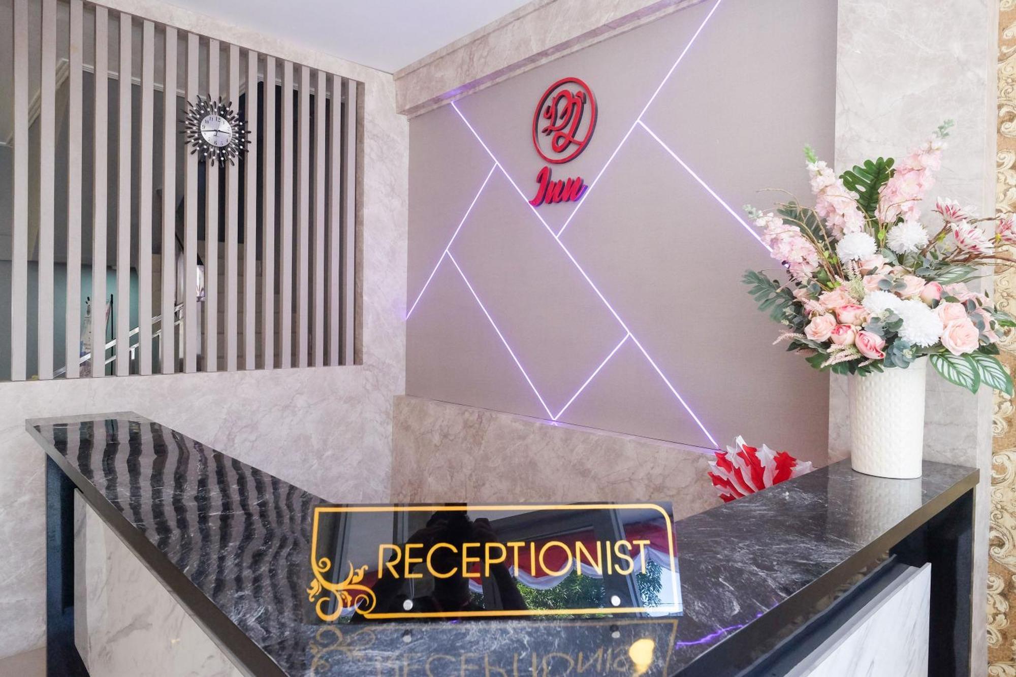 Urbanview Hotel Dj Inn Tegal Bagian luar foto