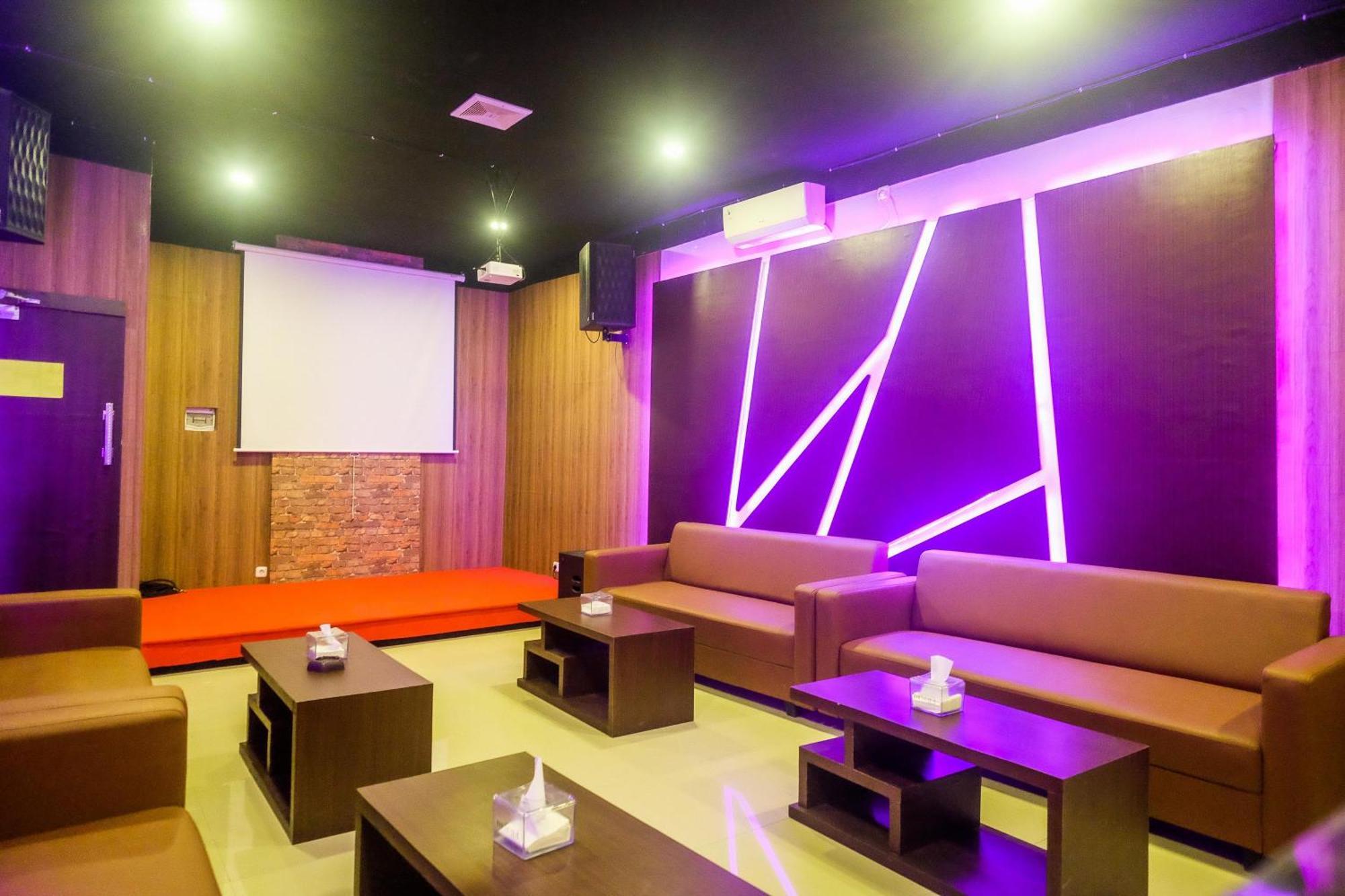 Urbanview Hotel Dj Inn Tegal Bagian luar foto