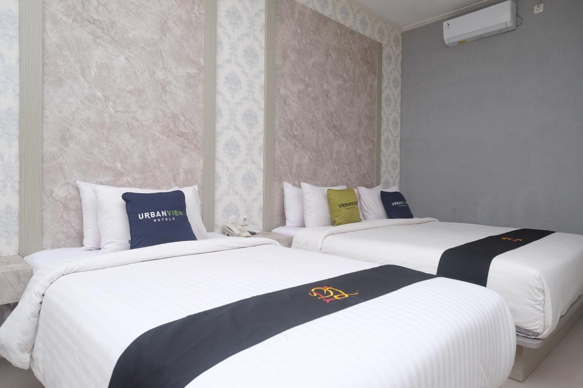 Urbanview Hotel Dj Inn Tegal Bagian luar foto