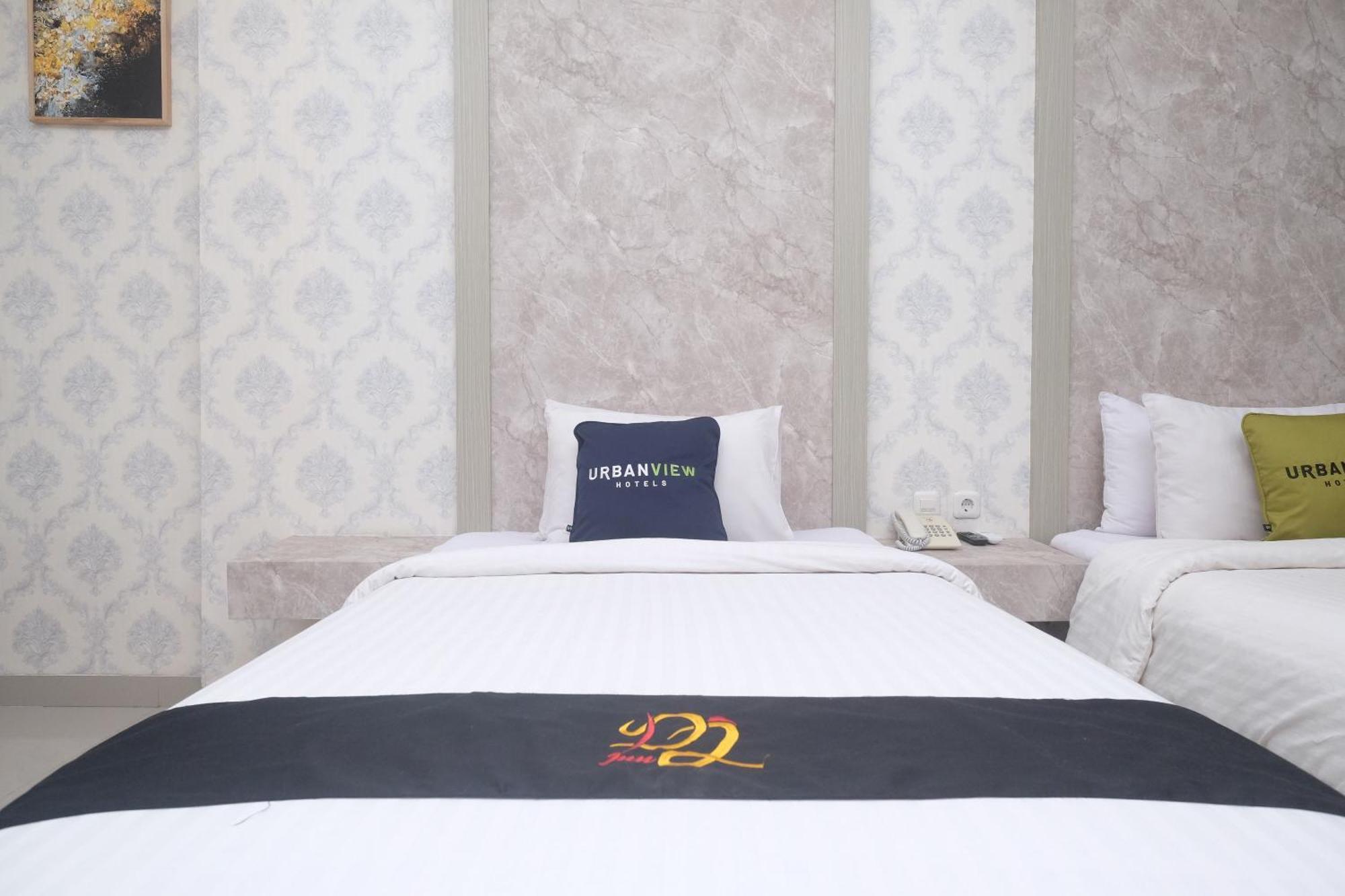 Urbanview Hotel Dj Inn Tegal Bagian luar foto