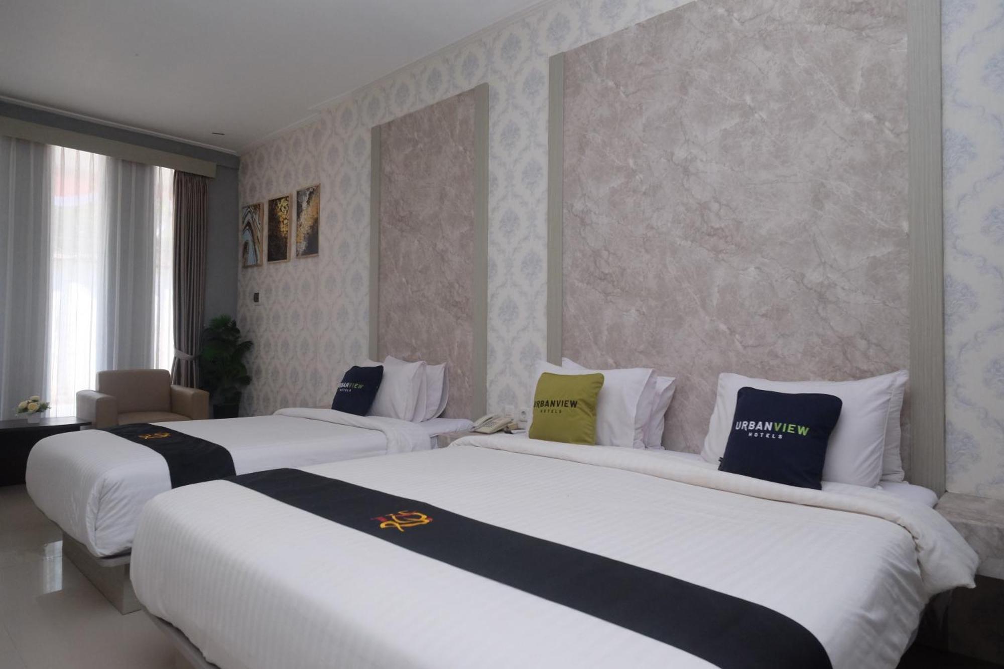 Urbanview Hotel Dj Inn Tegal Bagian luar foto