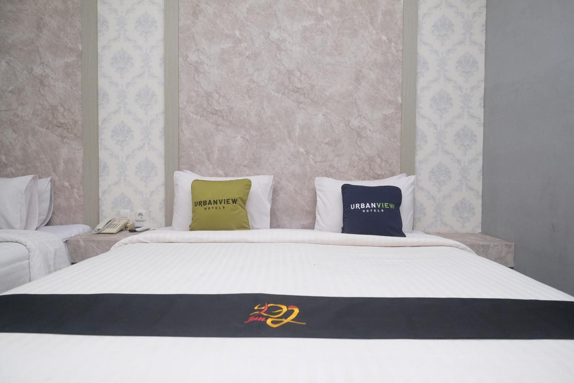 Urbanview Hotel Dj Inn Tegal Bagian luar foto