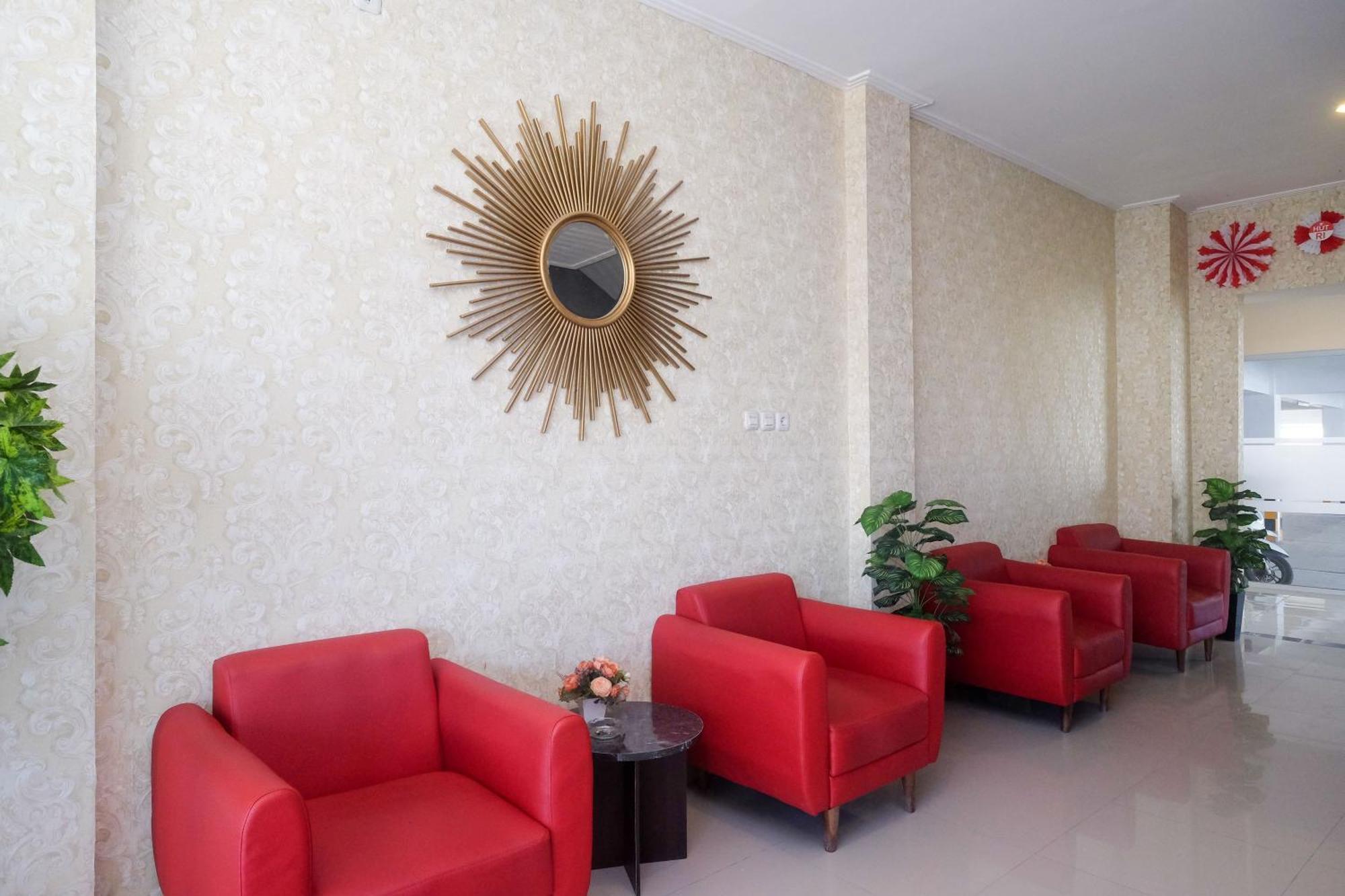 Urbanview Hotel Dj Inn Tegal Bagian luar foto